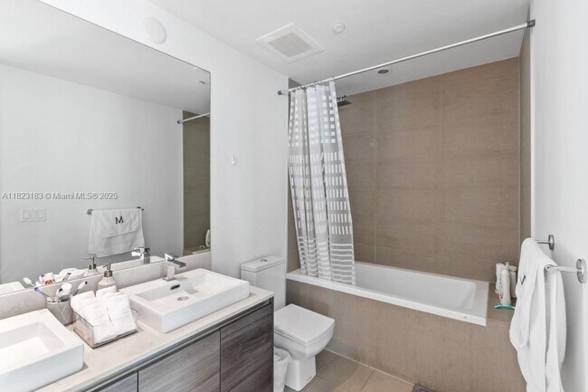 Building Photo - 1080 Brickell Ave