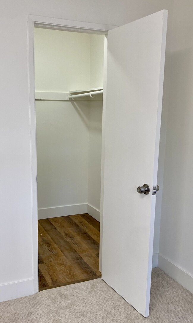 Walk-In Closet - 2921 10th St