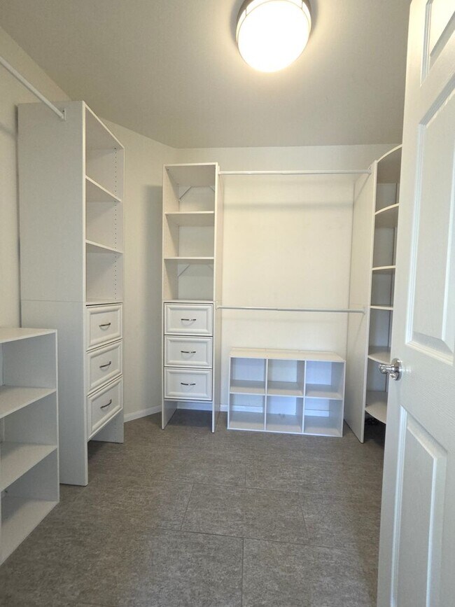 Building Photo - Gorgeous Upgraded Sabre Springs Home