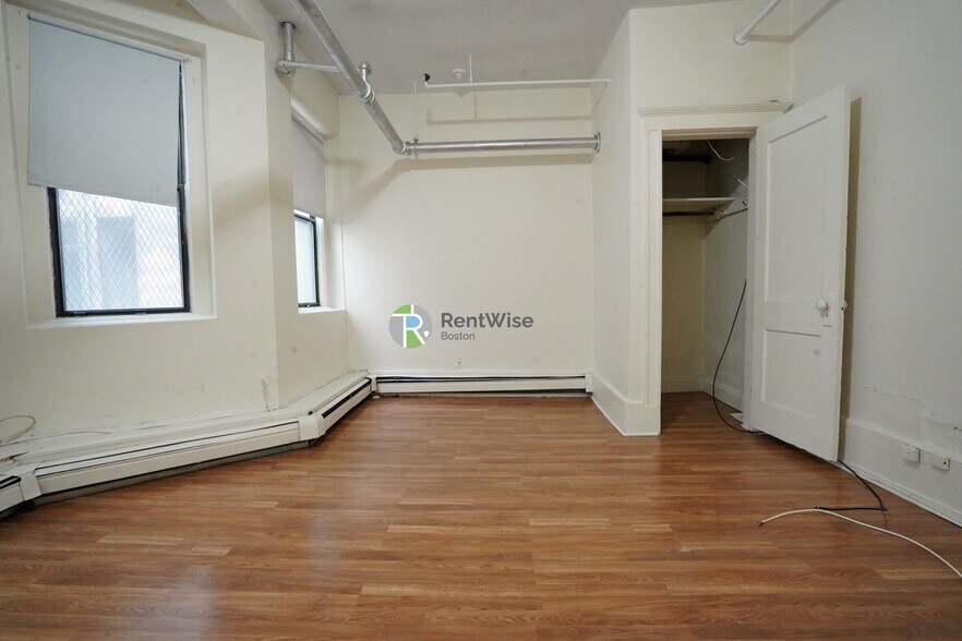 Building Photo - 1144 Commonwealth Ave