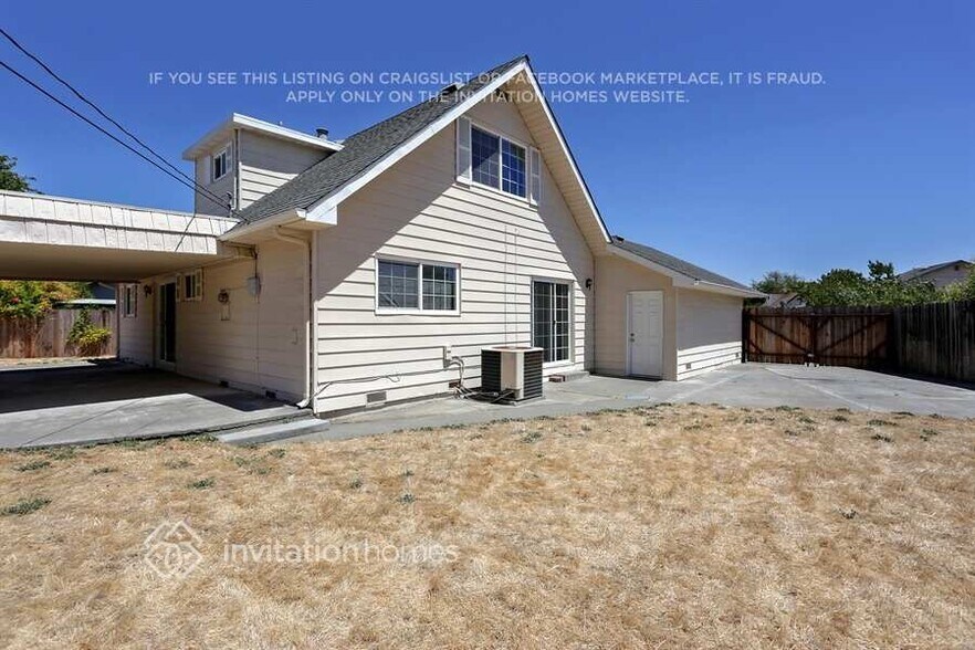 Building Photo - 522 San Remo Ct