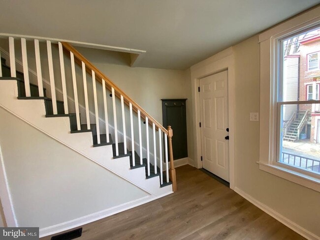 Building Photo - 742 St Joseph St