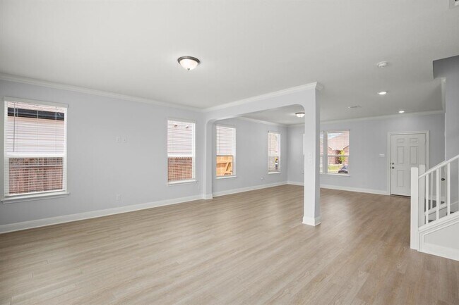 Building Photo - 13821 Abraham Lincoln St