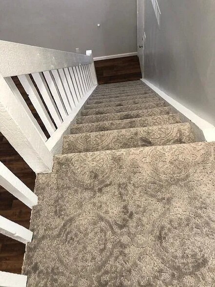 Building Photo - 2007 Melrose Dr