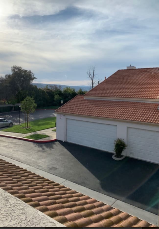 Building Photo - Rancho Del Mar Townhome in Central Temecul...
