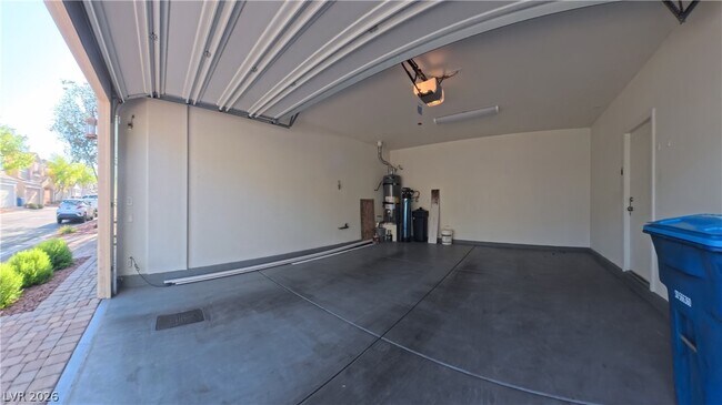 Building Photo - 6252 Glimmering Light Ave