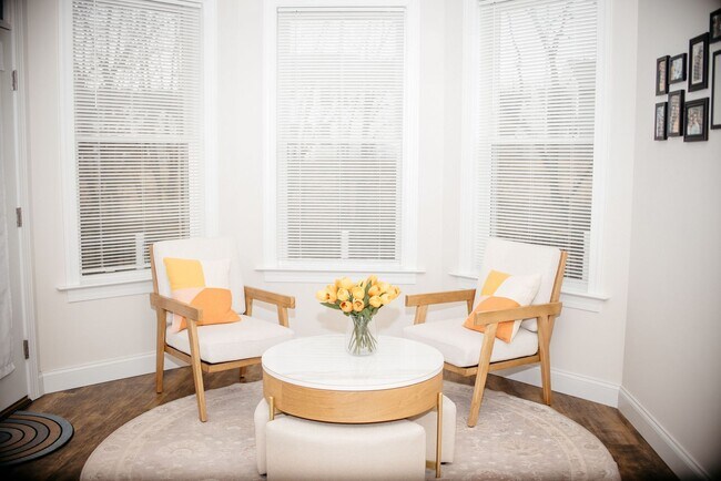 Building Photo - 220 Callie Dr