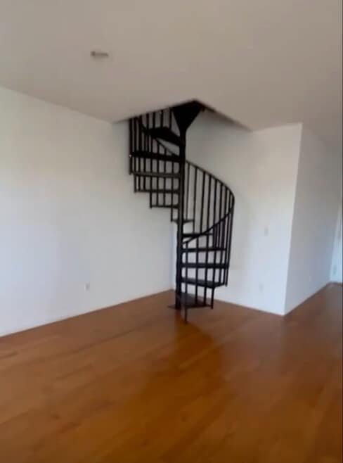 Building Photo - 20-10 Steinway St