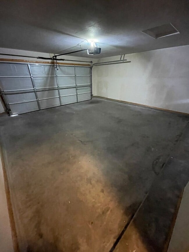 Building Photo - Gorgeous 3 Bedroom / 2 Bathroom Home in Las Colinas