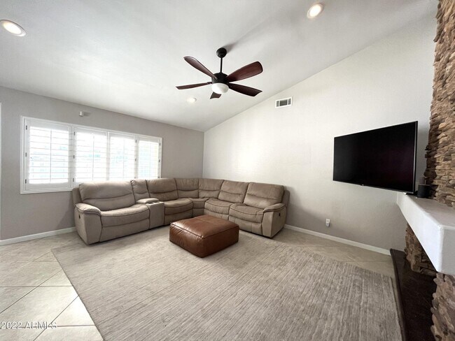 Building Photo - 8601 E Irish Hunter Trail