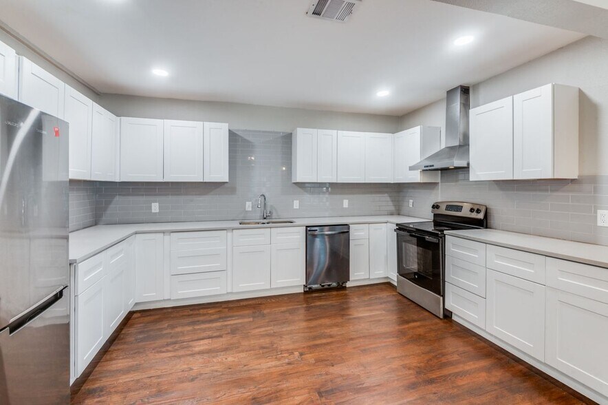 Building Photo - 1218 Ranier St