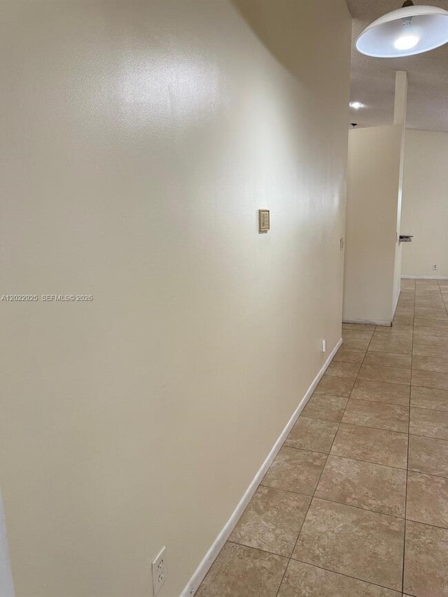 Building Photo - 5470 Pine Cir