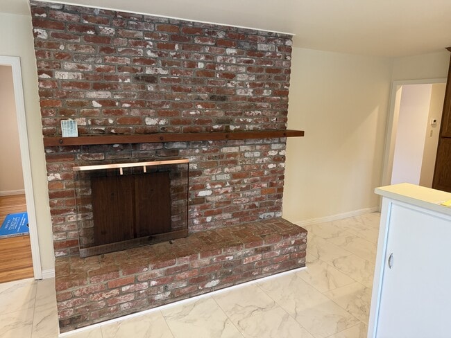 Building Photo - 2150 Vineyard Rd