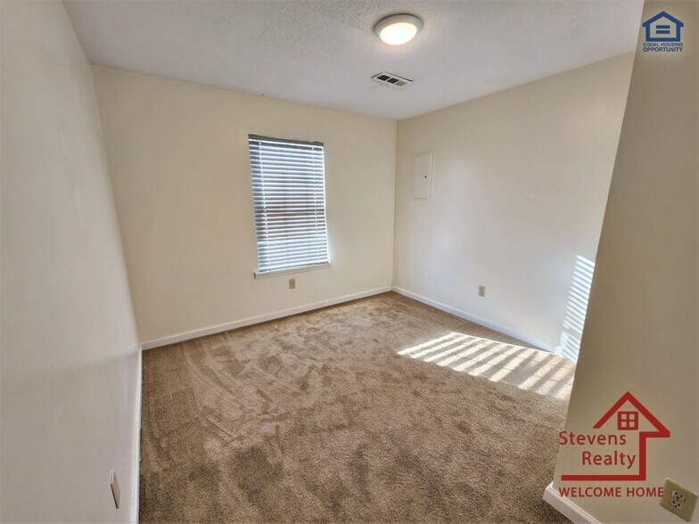 Building Photo - 246 Dogwood Pointe Dr