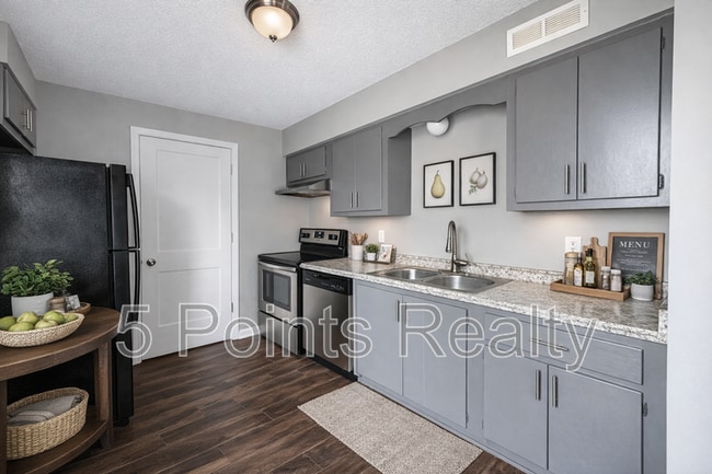 Building Photo - 308 Prince Ave