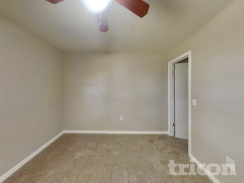 Building Photo - 352 N Fork Pl