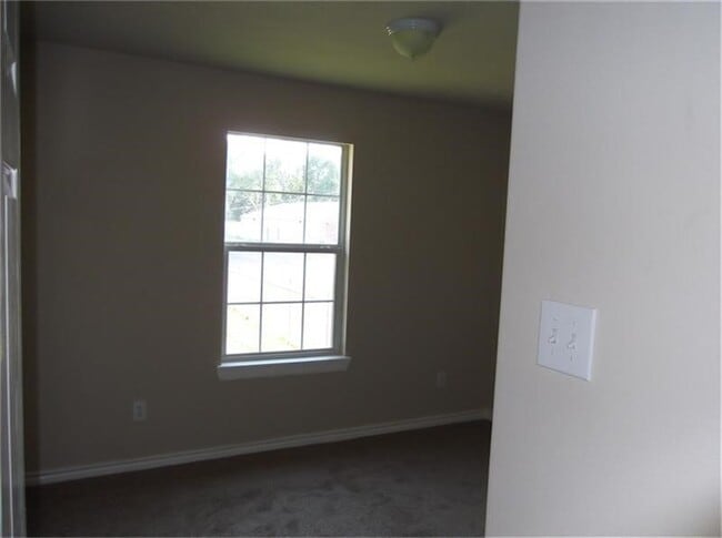 Building Photo - 2627 Desoto Sq Dr