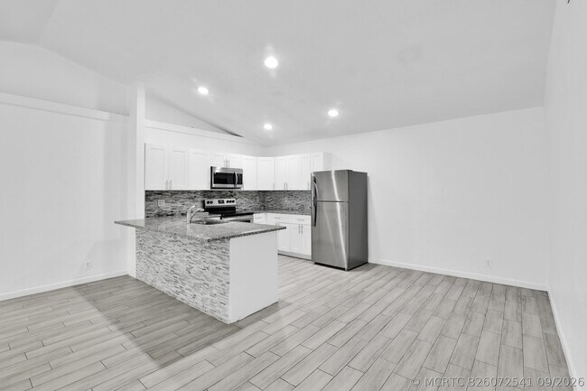 Building Photo - 13978 Folkestone Cir