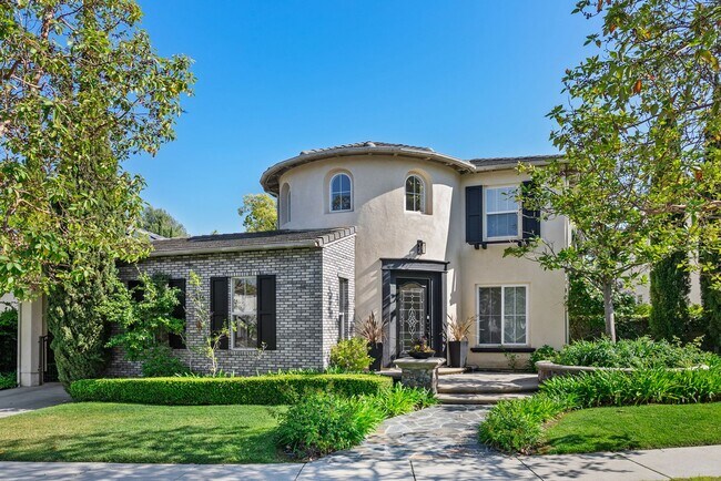 Building Photo - Luxury Living in San Clemente – 5 Bed, 3.5...