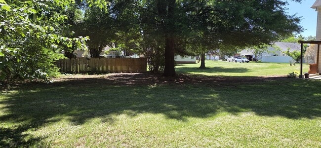 Building Photo - 3508 Selway Dr
