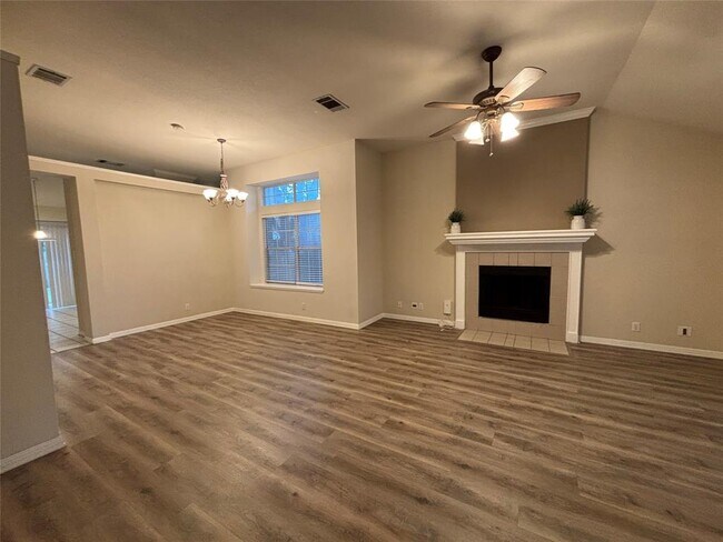 Building Photo - 4500 Abelia Dr