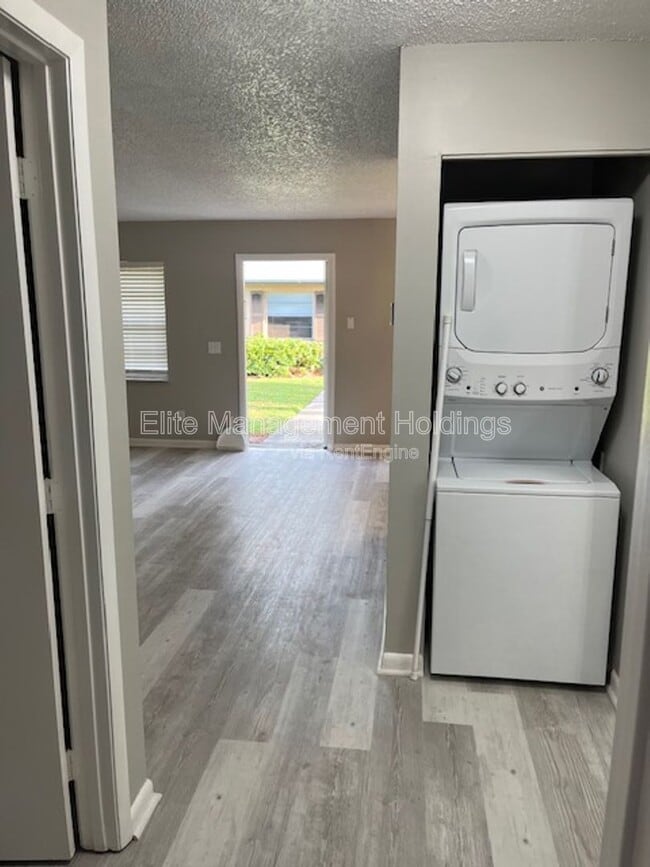 Building Photo - 1497 40th Ave