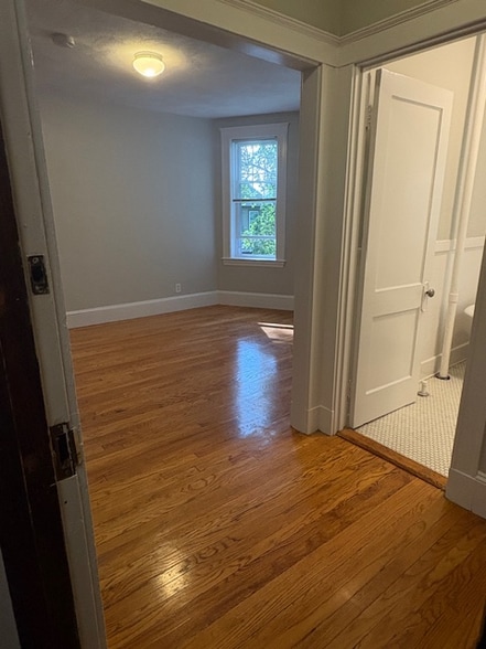 Building Photo - 156 Summer St