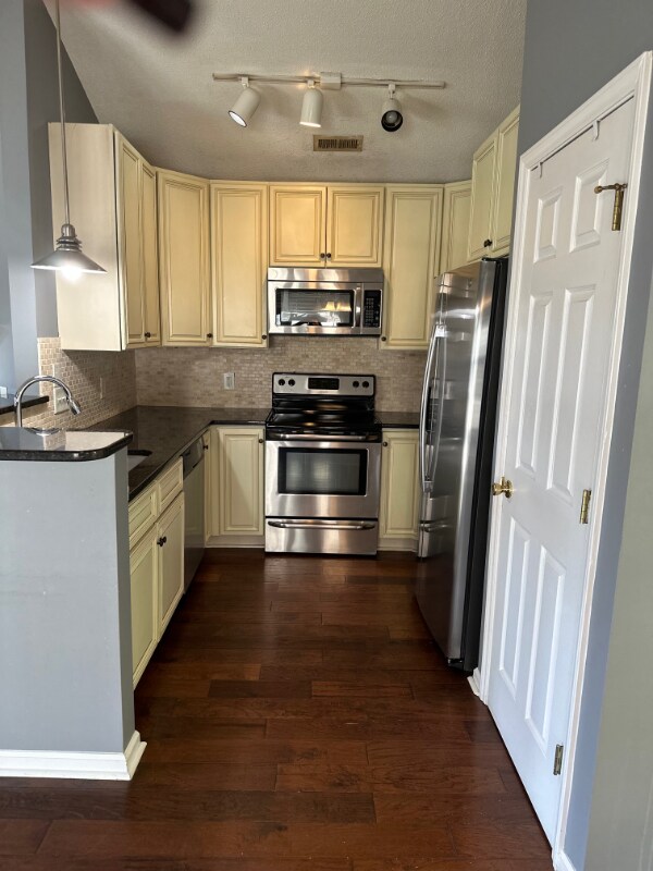 Building Photo - 1108 Wyngate Dr