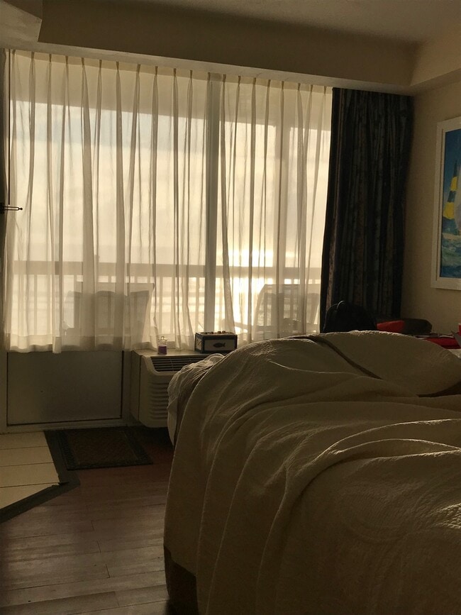 Building Photo - Ocean FRONT Studio! Amazing and must see! DEPOSIT-FREE Renting option thru OBLIGO! Deposit Altern...