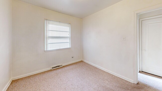 Building Photo - 2525 S Clayton St