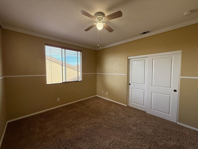 Building Photo - Beautiful Large Two Story Home is Centrall...
