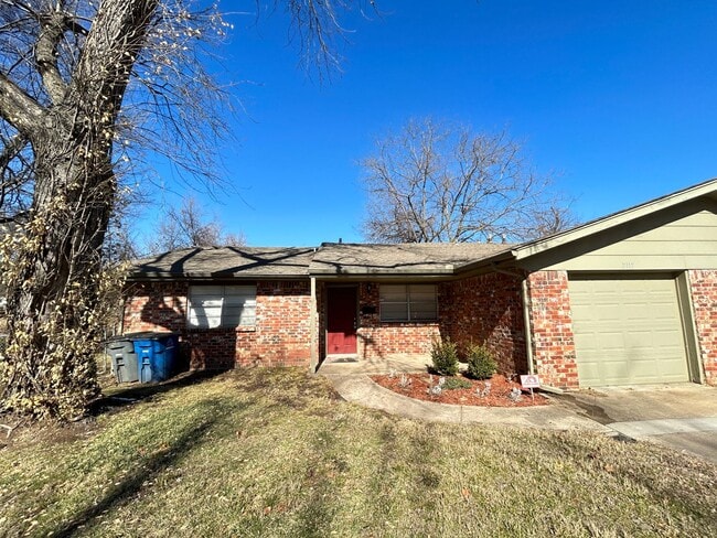 Building Photo - For Lease | Midtown Tulsa - Duplex | Avail...