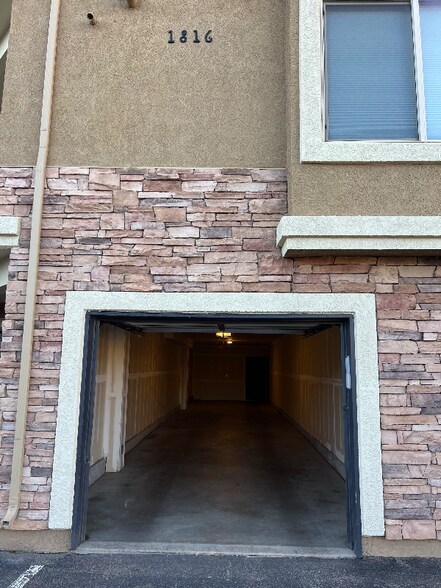 Building Photo - 1816 Montura View