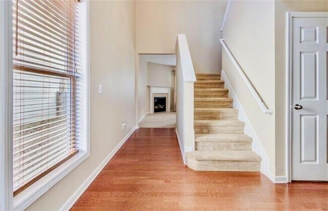 Building Photo - 5430 Crestwick Wy