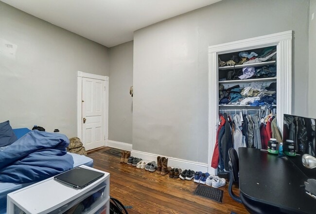 Building Photo - Large Clifton House For 2026-2027!