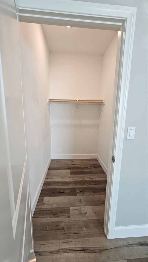Building Photo - 1536 E