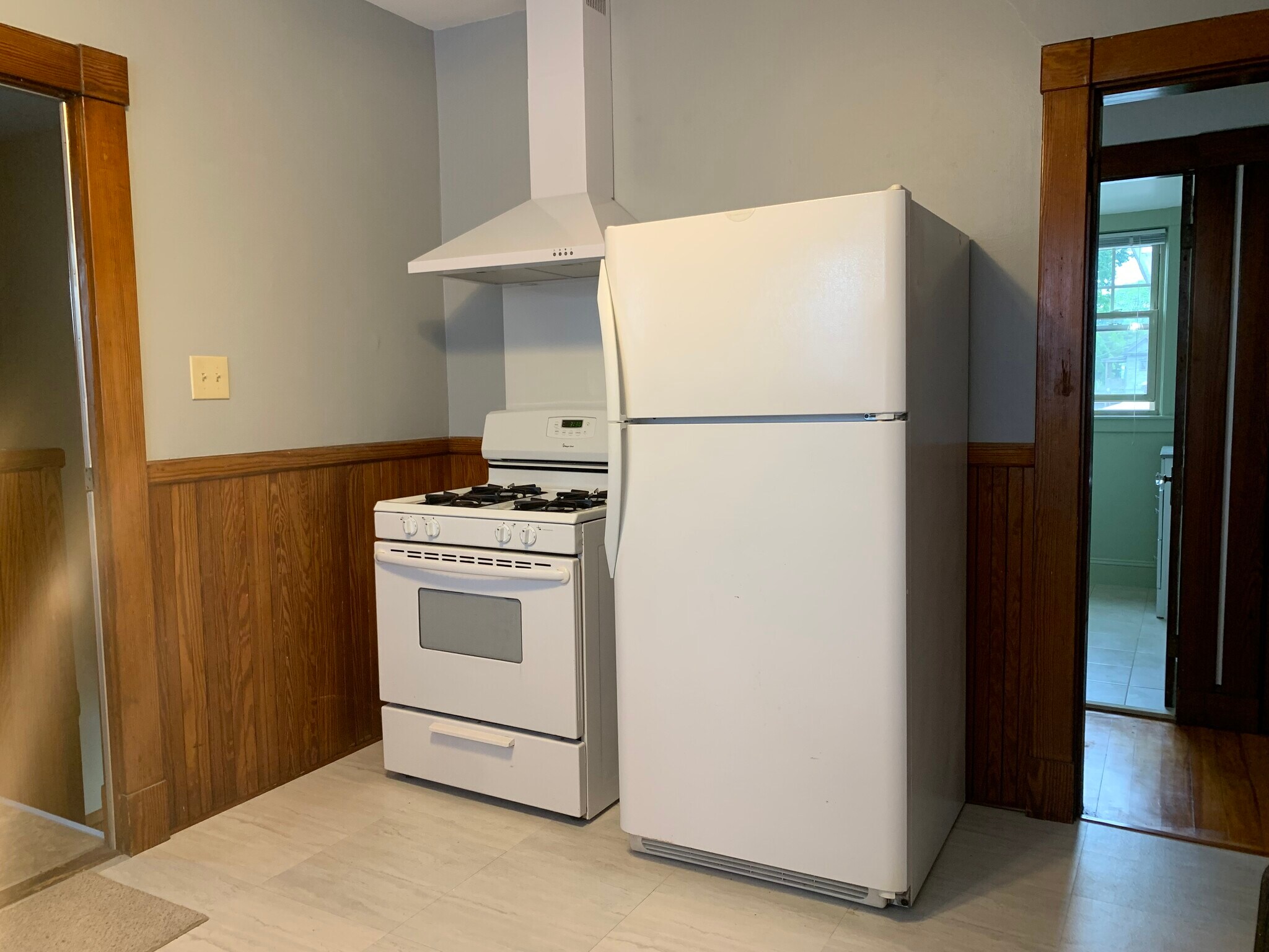 Gas range - 13 Jonathan St