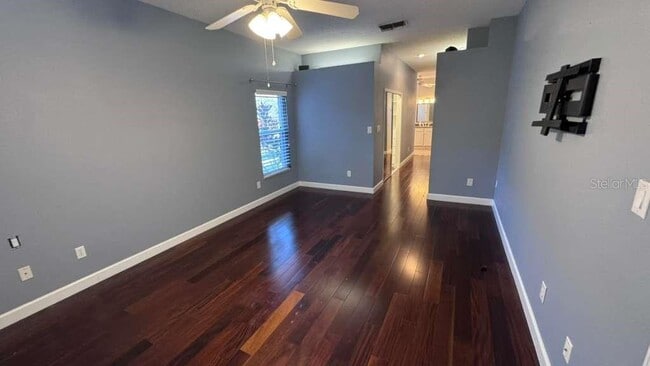 Building Photo - 10324 Pointview Ct