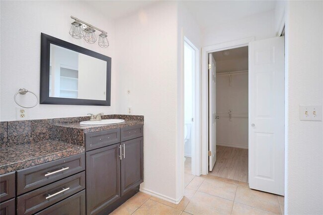 Building Photo - 9625 Copper Creek Dr