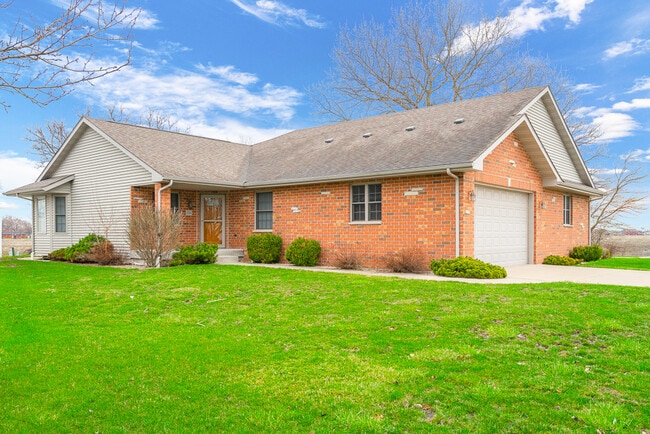 Building Photo - 250-260 S McGinty St