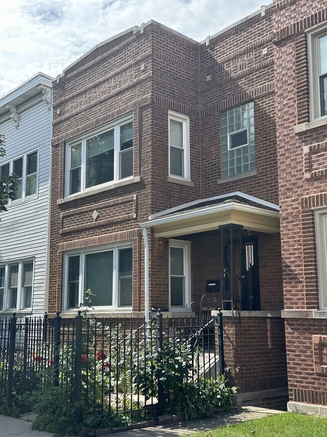 Primary Photo - 3016 S Throop St