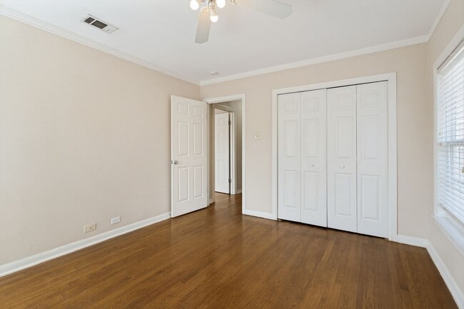 Building Photo - 313 Lilac Ln