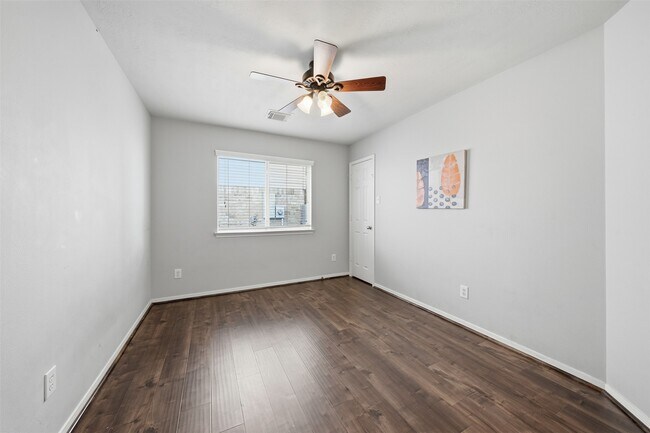 Building Photo - 2319 Falcon Knoll Ln