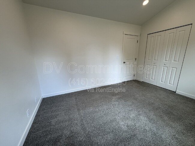 Building Photo - 1246 Hughes St