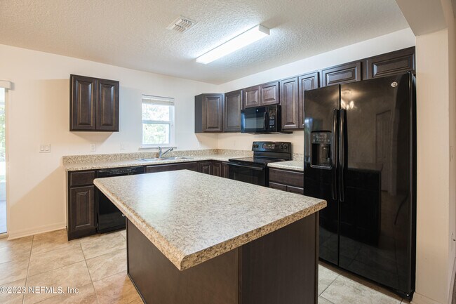 Building Photo - 11657 Hickory Oak Dr