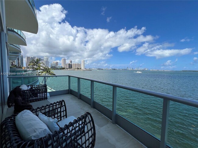 Building Photo - 1331 Brickell Bay Dr