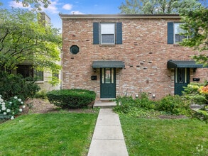 Building Photo - 115 S Brainard St
