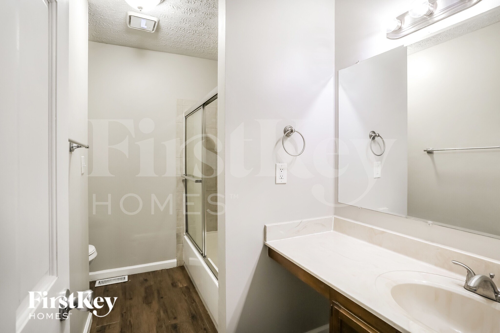 Building Photo - 560 Corral Gate Ct