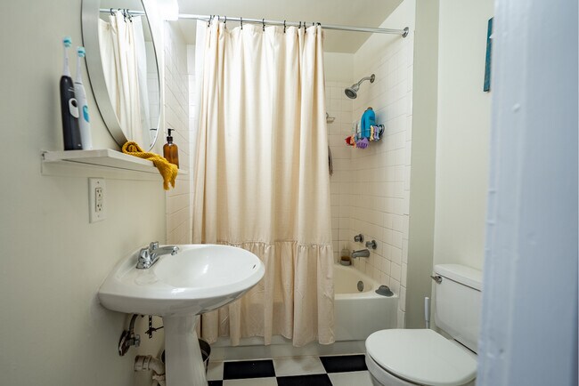 Building Photo - 4152 McGee St