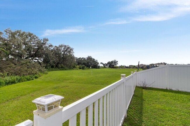 Building Photo - 4 Bed, 2.5 Bath Hidden Creek Home for Lease!